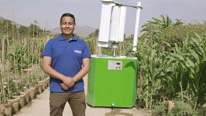 Max Hidalgo Quinto es un biólogo e inventor peruano de 30 años que creó Yawa, la tecnología que convierte el viento en agua y es prometedora para los países que sufren de escasez hídrica, como Perú. Su intención es ayudar a las comunidades más vulnerables del mundo.

Su último premio fue concedido por la ONU, como uno de los Campeones de la Tierra 2020 por la región de América Latina […]